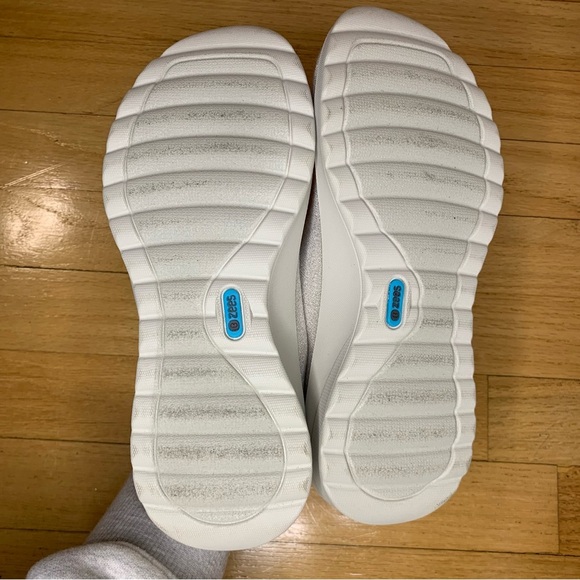 BZees Getaway Slip-On Sneaker - Size 8.5 - Picture 6 of 7